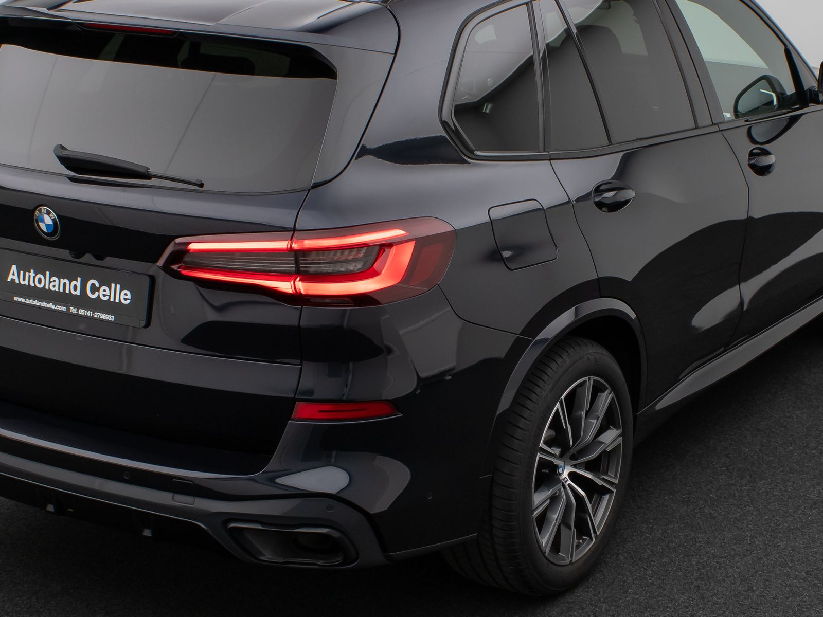 Fahrzeugabbildung BMW X5 xD25d M Sport Panorama Kamera HUD DAB H/K AHK