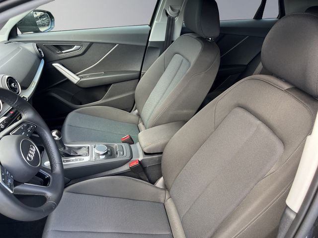 Q2 30 TDI advanced 85kW, AHK, SHZ