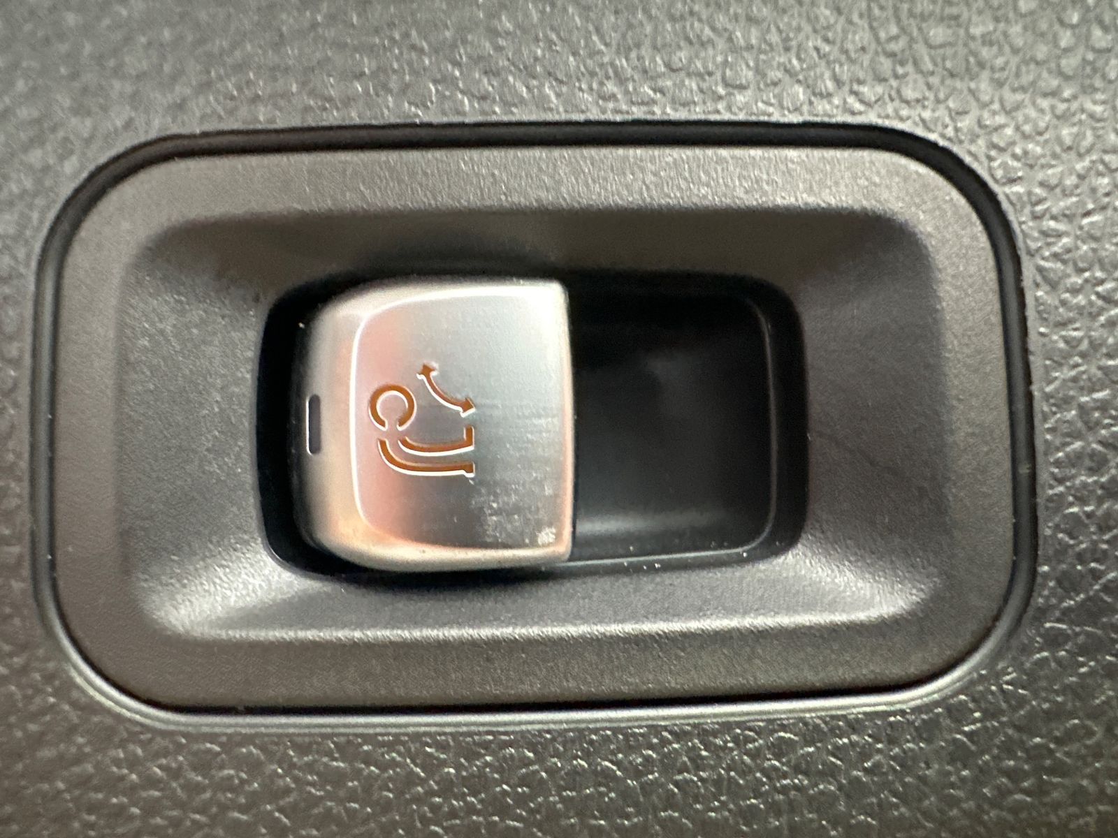 Fahrzeugabbildung Mercedes-Benz C 300 de T AMG-Line NAV+LED+AHK+ACC+KAM+AIRMATIC