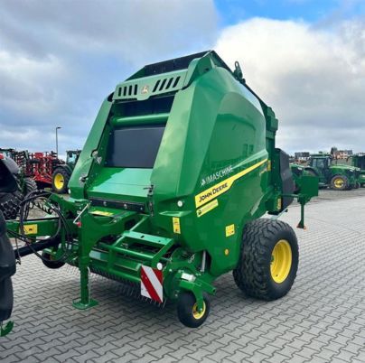 John Deere V461M