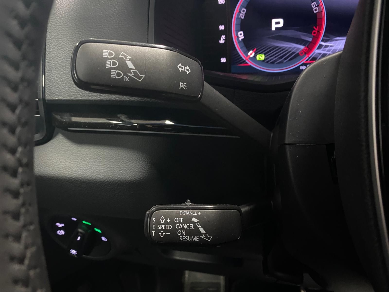 Fahrzeugabbildung SKODA Karoq 1.5 ACT SPORTLINE+5J GA+MATRIX+ACC+360+AHK