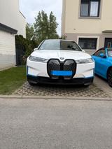 BMW iX xDrive40 -Unfallfrei, BMW-Service bis 07/27  - BMW iX Gebrauchtwagen in Berlin