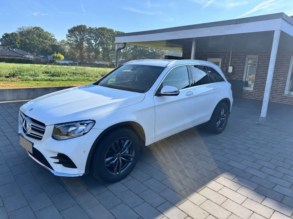 Image of Mercedes-Benz GLC 220