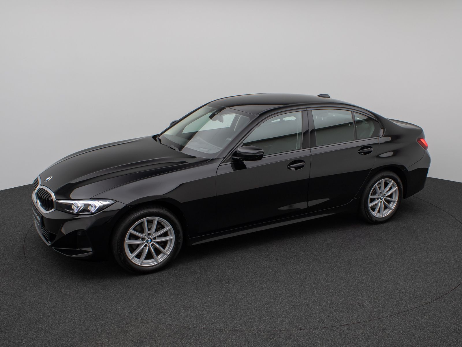 Fahrzeugabbildung BMW 318i HUD DAB CockPitPro PDC Geschwindigkeitsreg