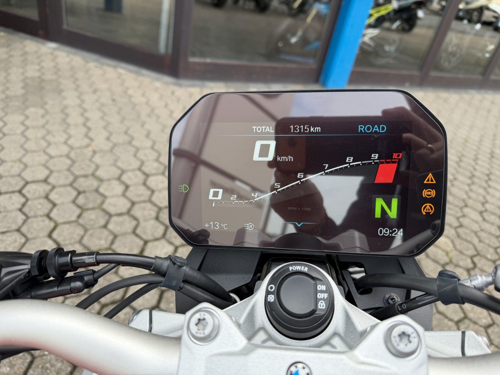 Fahrzeugabbildung BMW F 900 R wie Neu inkl. zubehör.