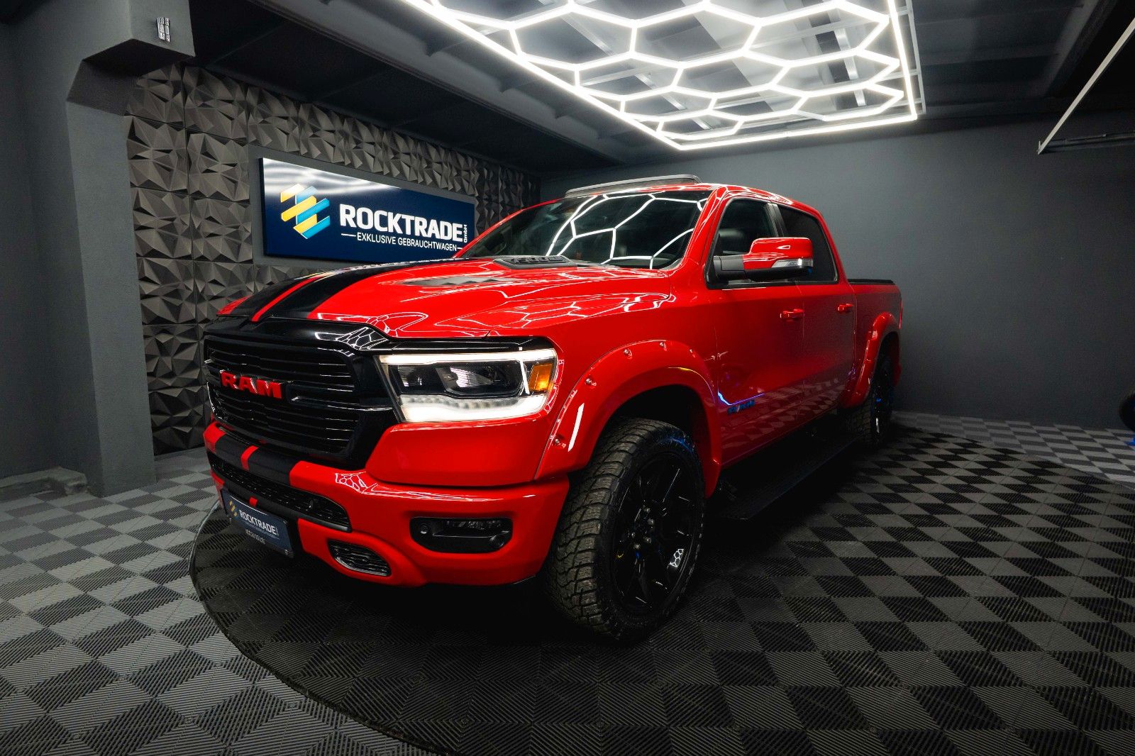Fahrzeugabbildung Dodge RAM 5.7 V8 HEMI 4x4 NIGHT GT SPORT *Pano*22Zoll*