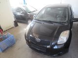 Toyota 4x Toyota:2 YARIS(1.3 Benziner/1.4 Diesel)... - Toyota Avensis aus 2001: Kombi