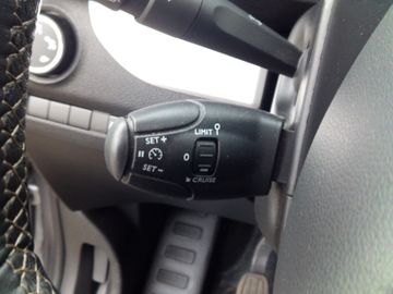 Bild 18 Opel Vivaro M 1.5D Holz Verglast Navigation Kamera