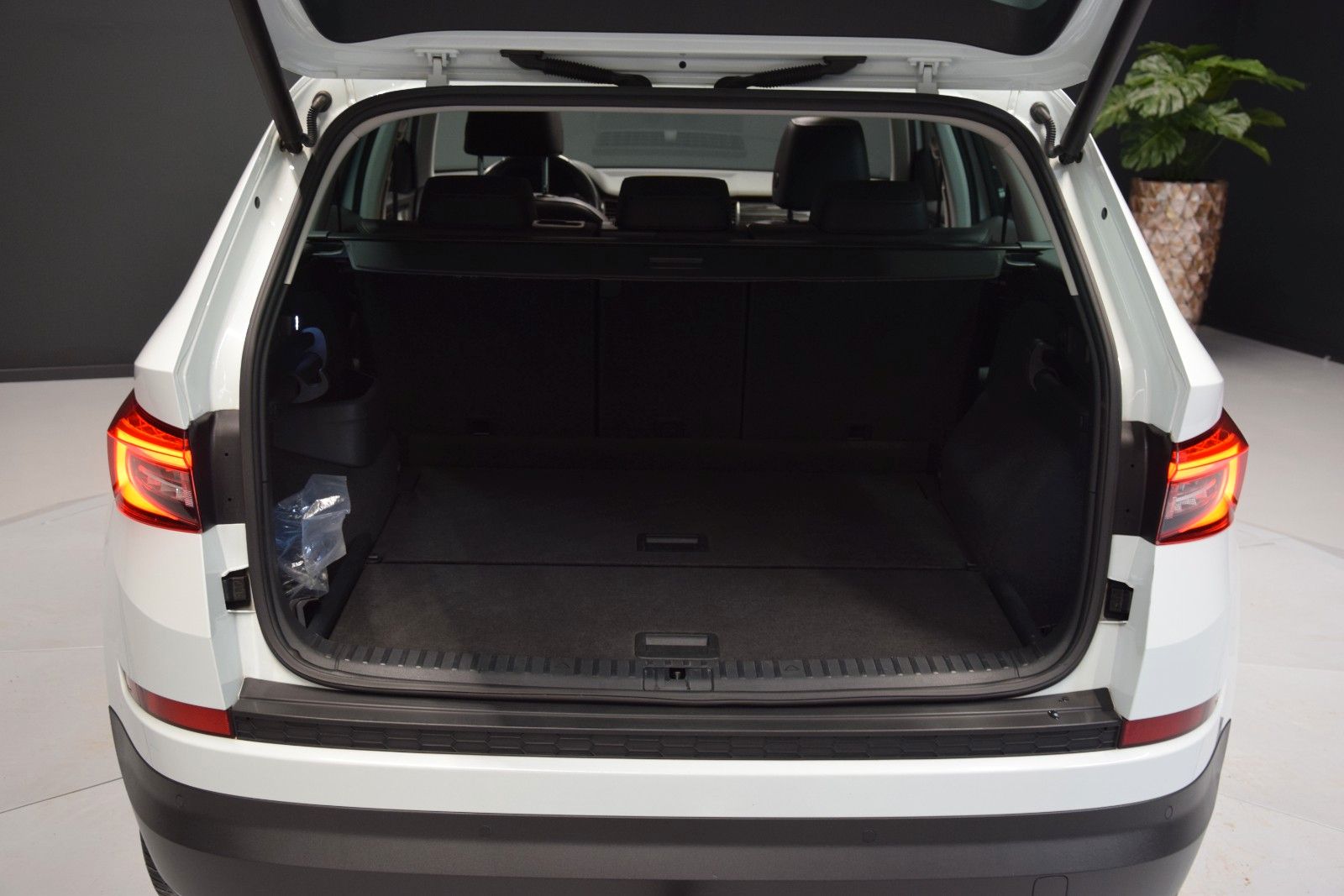 Fahrzeugabbildung SKODA Kodiaq Style 4x4 Pano LED Keyless Sitzbelüf. AHK