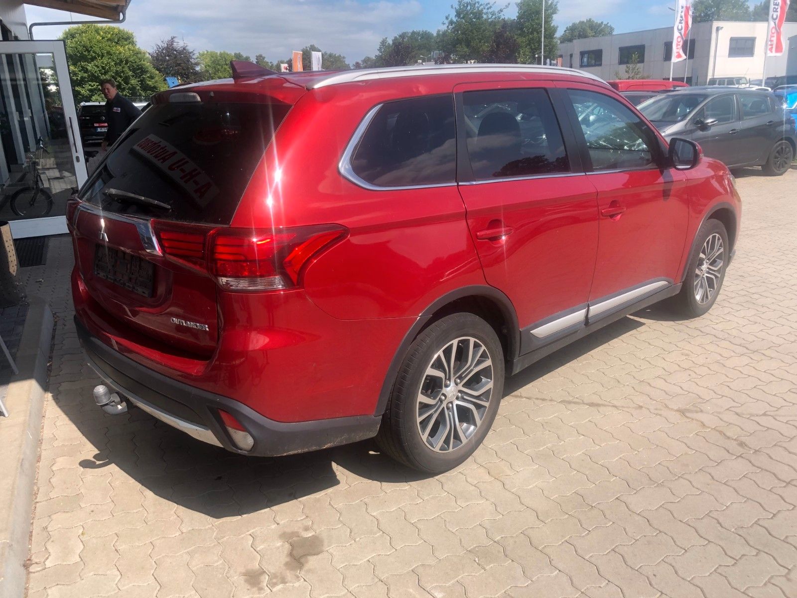 Fahrzeugabbildung Mitsubishi Outlander Edition 100 2WD Hagelschaden