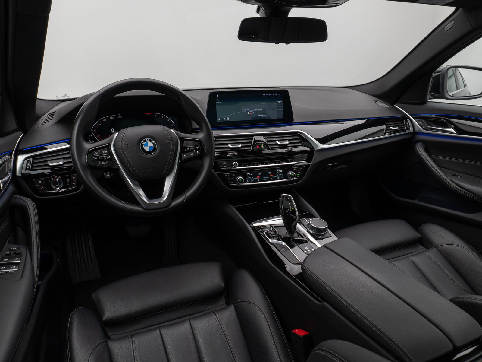 Fahrzeugabbildung BMW 540i xD Glasdach 360°HUD HiFi Stop&Go LED 20Zoll
