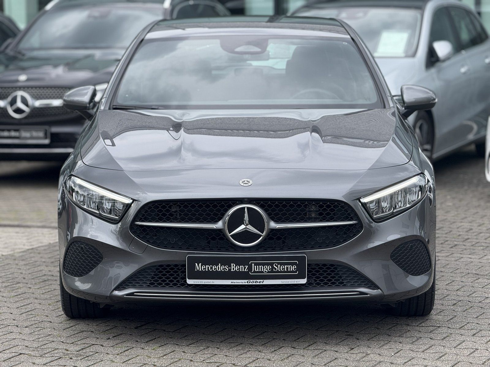 Fahrzeugabbildung Mercedes-Benz A 180 Progressive*LED*KAMERA*SPURHALTE*