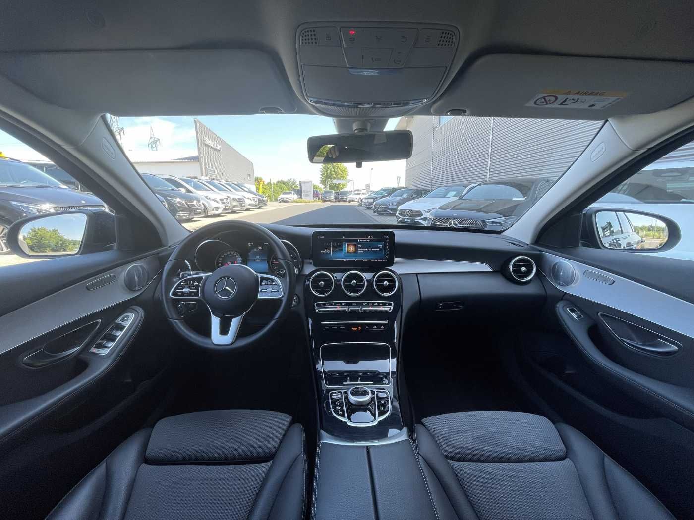 Fahrzeugabbildung Mercedes-Benz C 220 d T 9G Avantgarde R-Kamera+AHK +Burmester+