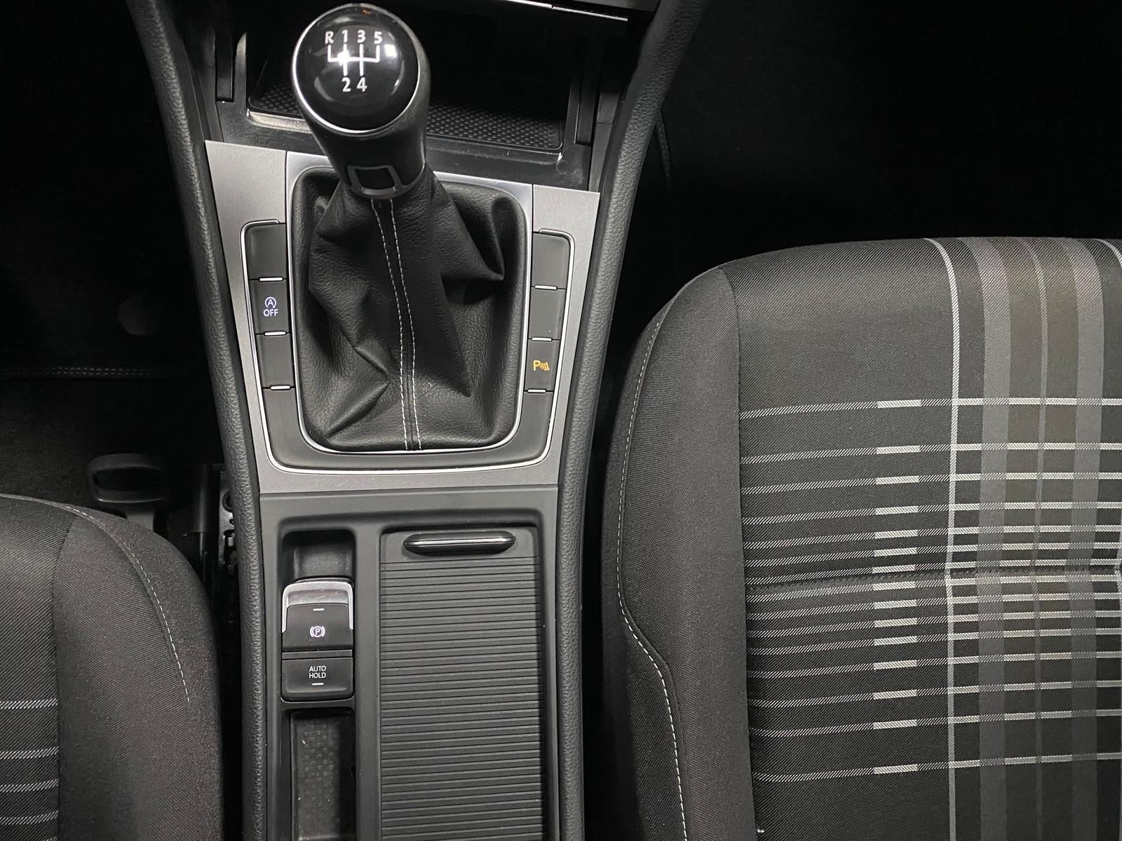 Fahrzeugabbildung Volkswagen Golf 1.2 TSI Lounge BMT+ PDC V&H+SITZHEIZ+KLIMA+