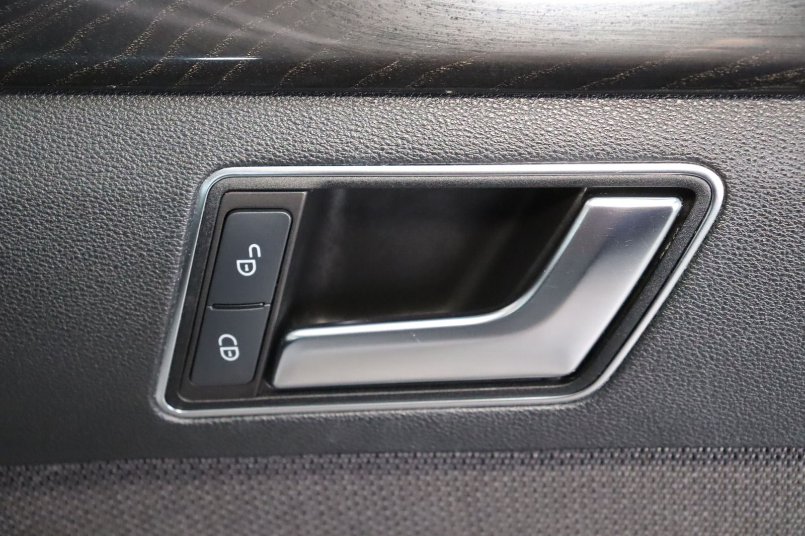 Fahrzeugabbildung Mercedes-Benz E 200 AVANTGARDE * Xenon * HU/AU 07.26