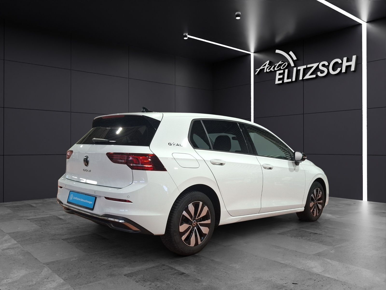 Fahrzeugabbildung Volkswagen Golf VIII TSI Goal Standhzg LED CarPlay AID ACC