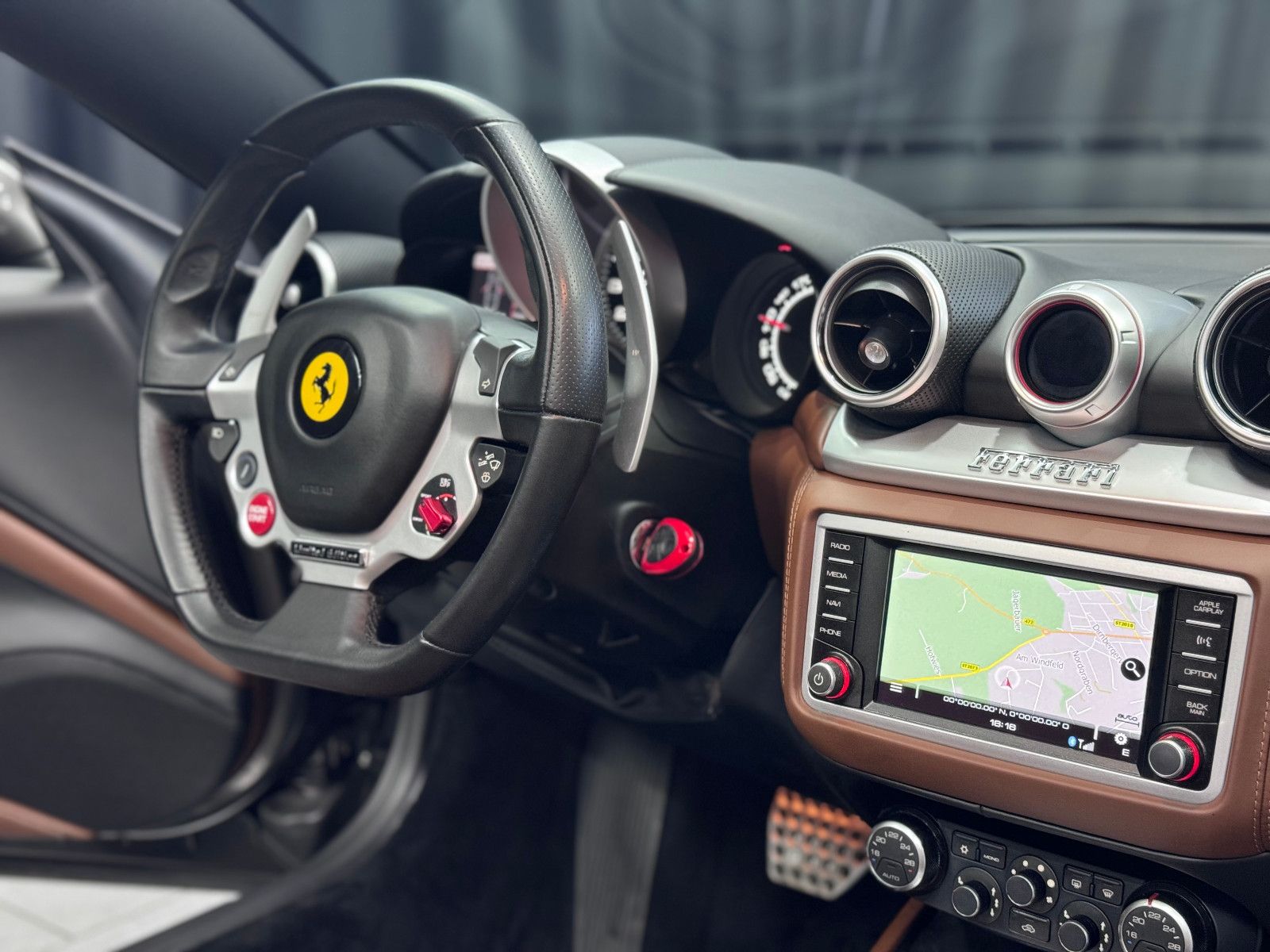 Fahrzeugabbildung Ferrari California T*SITZBELÜFTUNG*NAVI*DEUTSCHES FZG*