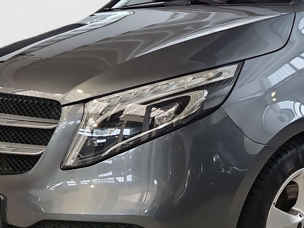 Fahrzeugabbildung Mercedes-Benz V 220 ED kompakt 7 Sitze LED STHZ 2,5t AHK MBUX