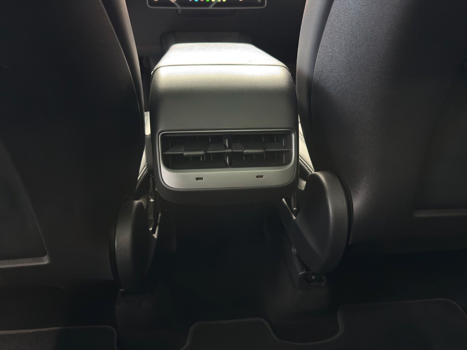 Tesla Model Y Long Range AWD foto 15