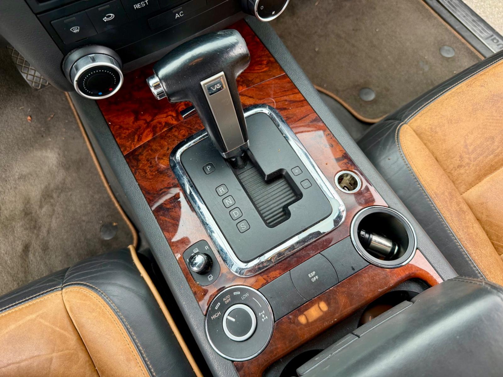 Volkswagen Touareg 2006 — photo 10