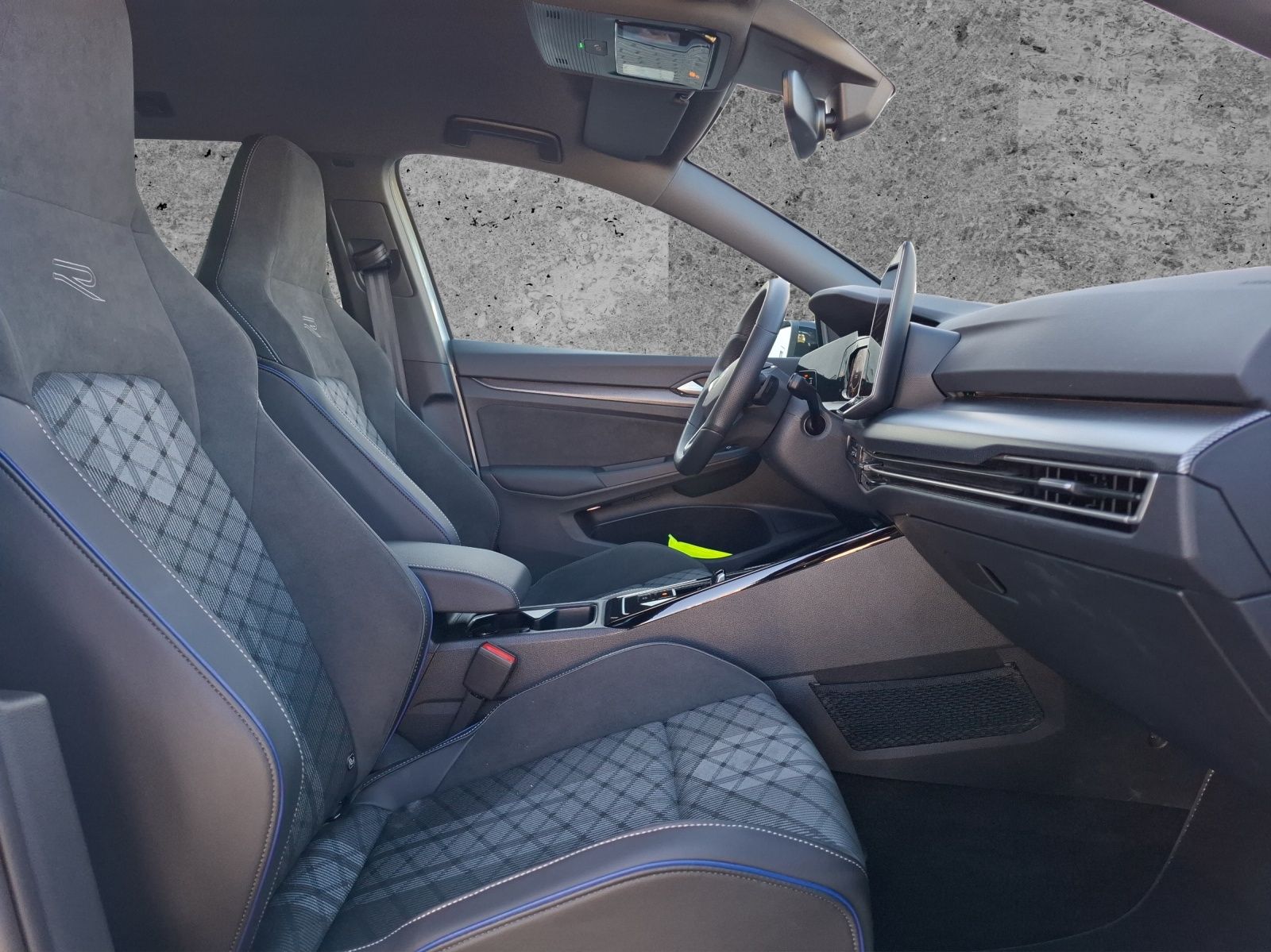 Fahrzeugabbildung Volkswagen Golf VIII Variant eTSI R-Line DSG LEDplus Navi A