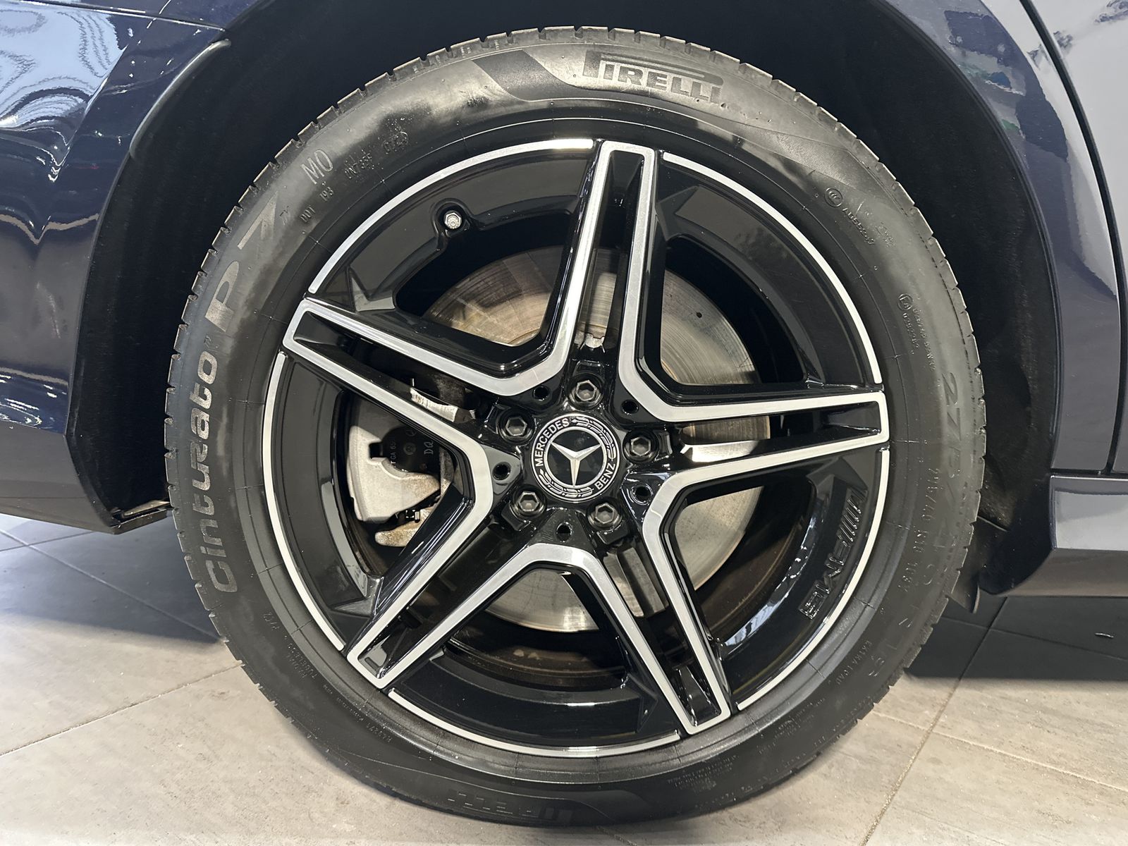 Fahrzeugabbildung Mercedes-Benz E 300de T AMG-Line NAV+LED+PANO+BURMESTER+KAMERA