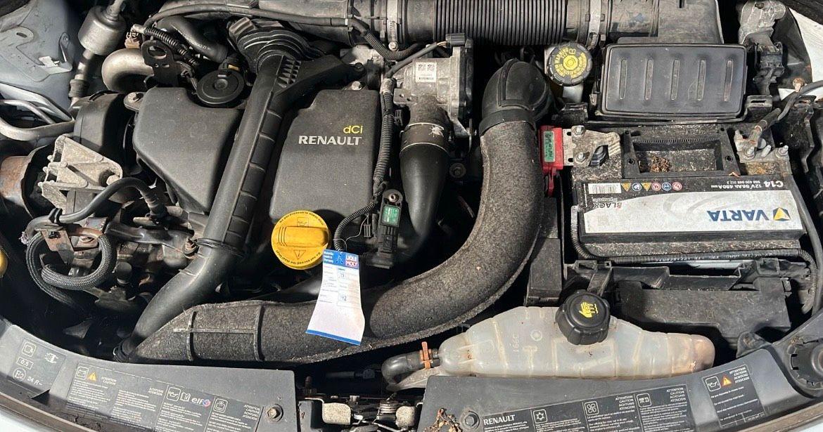 Renault Clio 2012 — interior