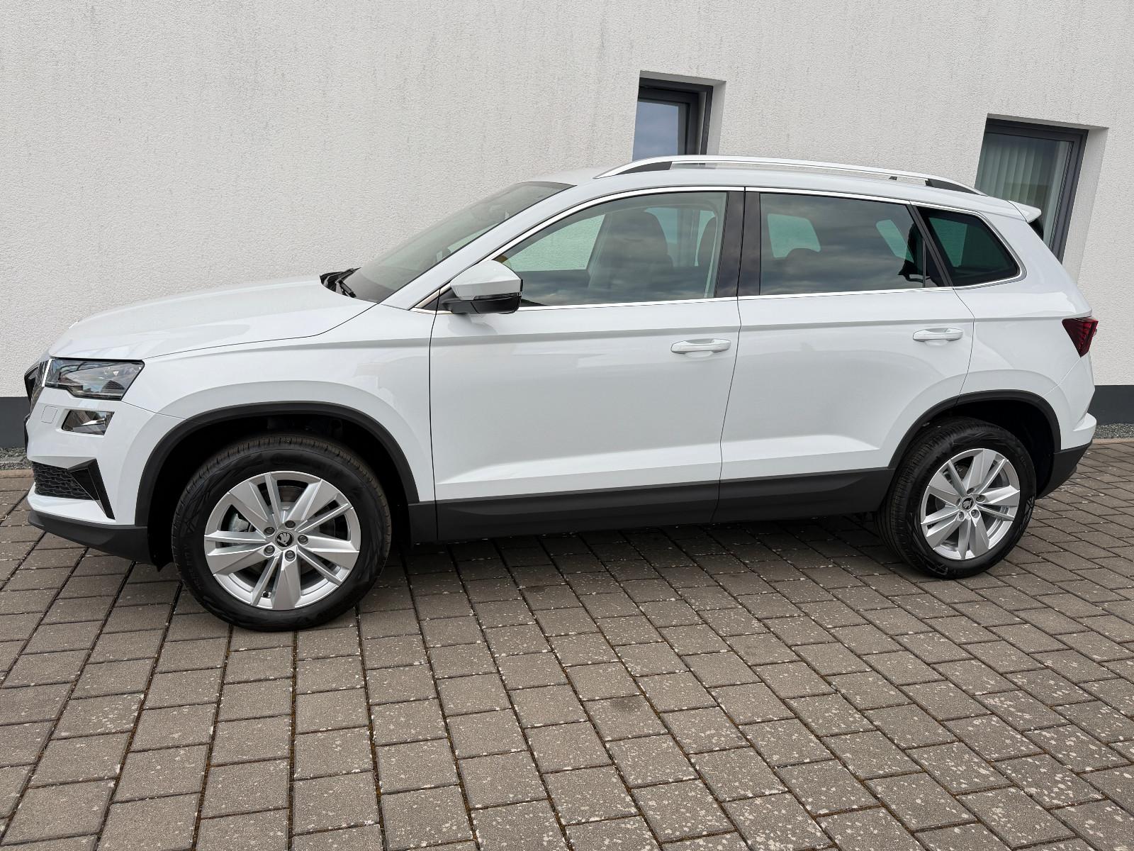 Skoda Karoq 1.5l TSI DSG TOP Selection (17",AHK,5/100)