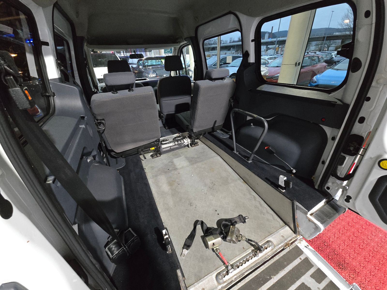 Ford Tourneo Connect Lang Rollstuhlrampe
