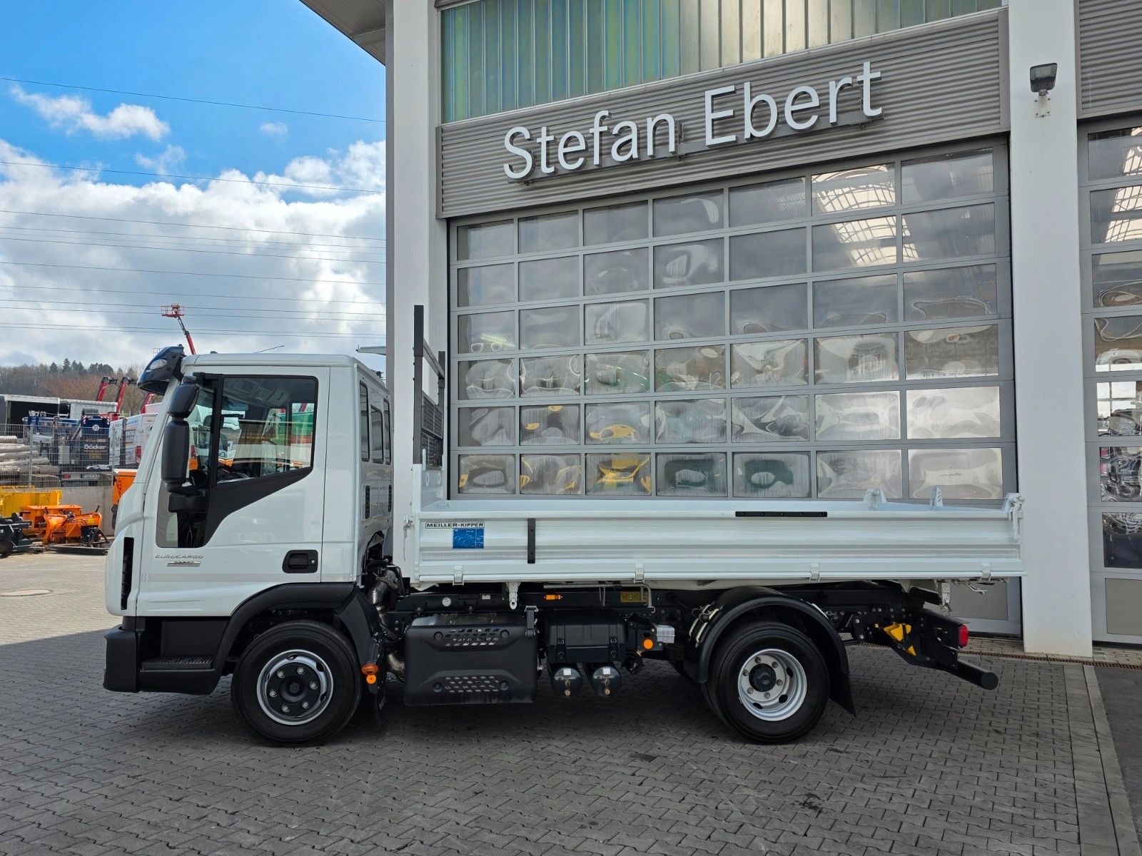 Fahrzeugabbildung Iveco Eurocargo ML80E22 Meiller 2x AHK 6 Zylinder