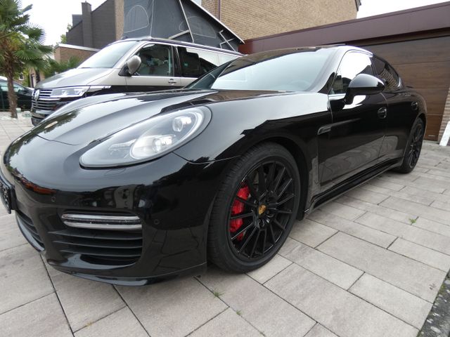 Porsche Panamera GTS *Scheckheft bei Porsche*