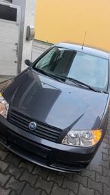 Fiat Punto Sport - Fiat Punto Sport mit Benzin-Antrieb
