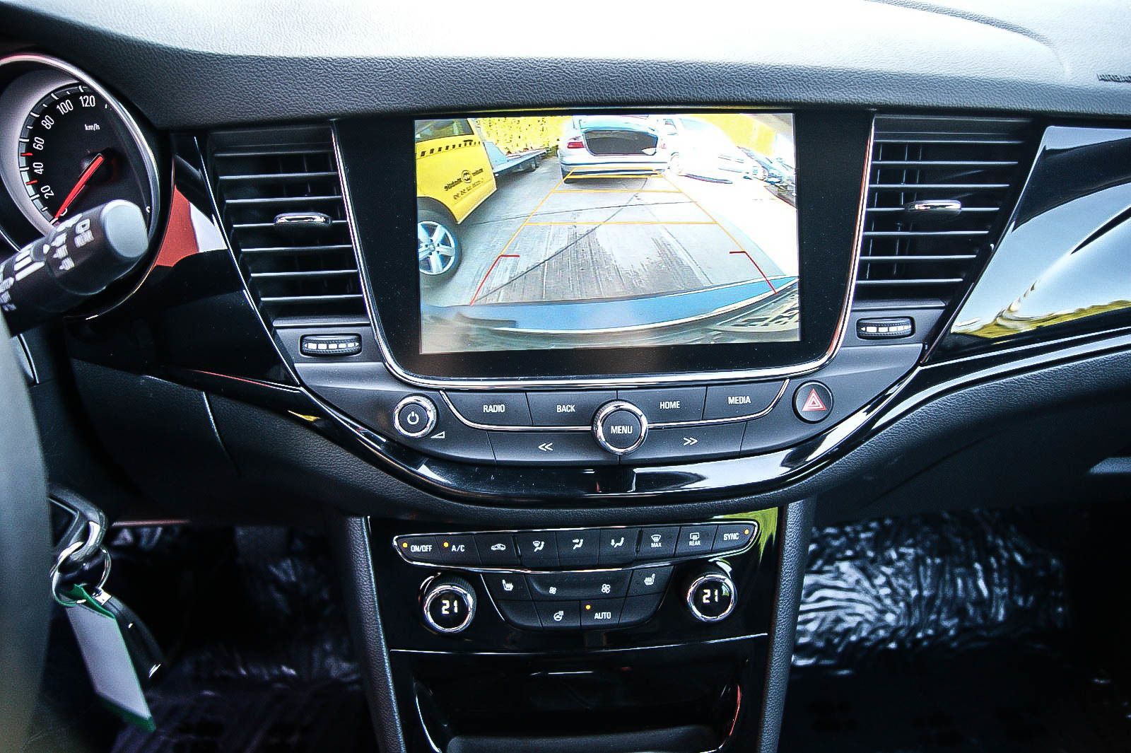 Fahrzeugabbildung Opel Astra K Sports Tourer 14 Dynamic NAVI 900 KAMERA