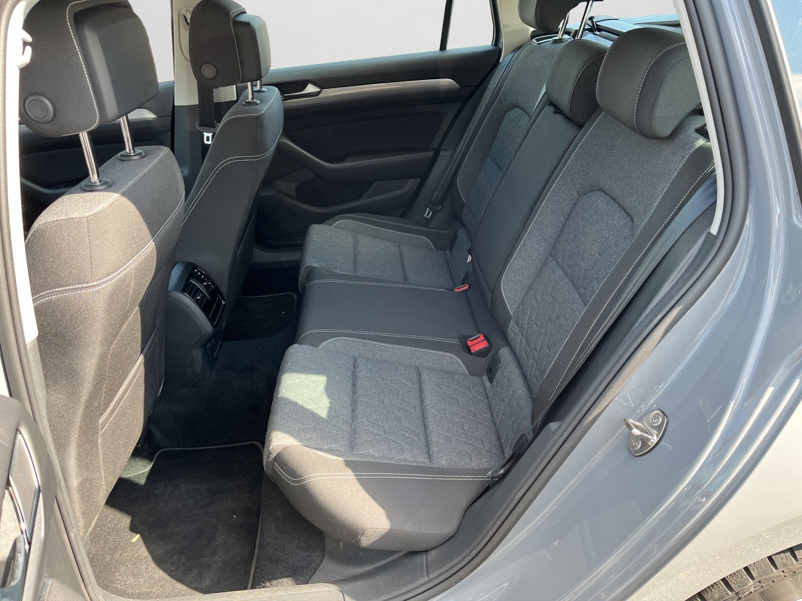 Volkswagen Passat Variant - Bild 14