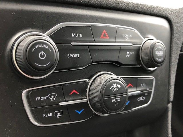 Fahrzeugabbildung Dodge Charger 5.7 V8 HEMI RT 17er Model in grau uni