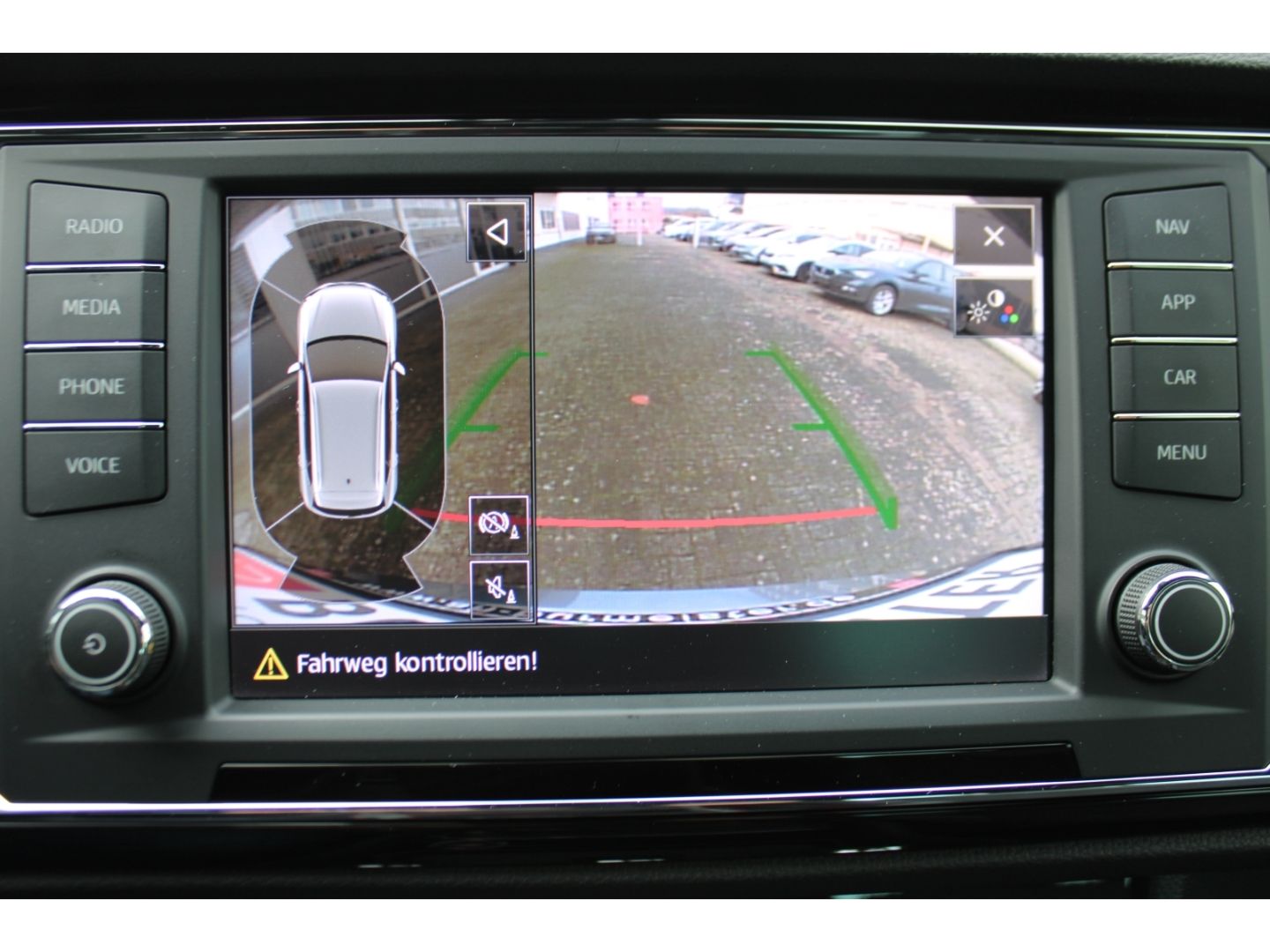 SEAT Ateca 1.5 TSI Xcellence LED GJR GRA RFK Navi AHK - Image 24