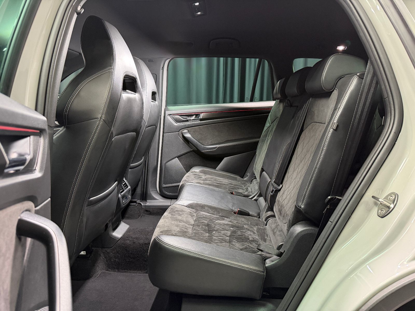 Fahrzeugabbildung SKODA Kodiaq Sportline 4x4 |7-SITZER|AHK|CANTON|NARDO