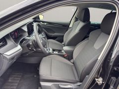 SKODA Combi 1.5 TSI mHEV_Selection_AHK_Frontscheibenh.