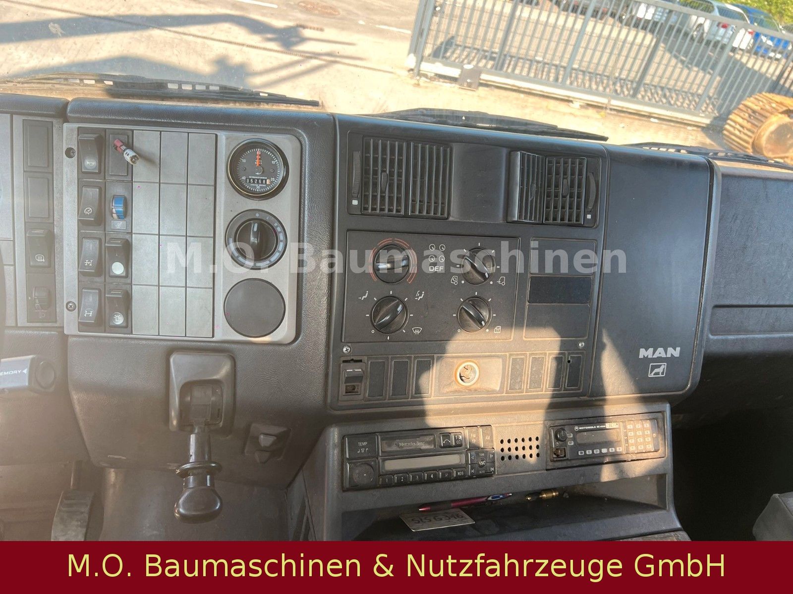 Fahrzeugabbildung MAN 27.403 Silent/6x4 Blatt Saugu.Druckwagen/Kroll