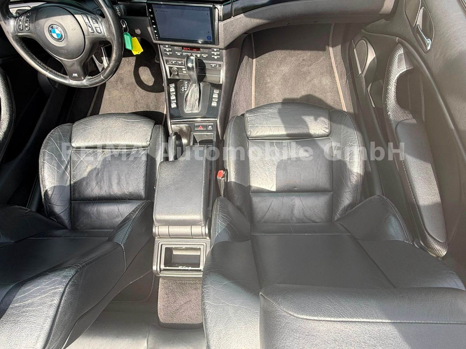 Fahrzeugabbildung BMW 320i Cabrio M-Sport Paket,