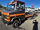 Mercedes-Benz 711 D Abschleppwagen Hubbrille Oldtimer 58000KM - Oldtimer