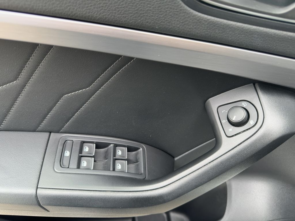 Fahrzeugabbildung SEAT Ateca FR, ACC, AHK, SHZ, RFK, PDC, NAVI, Apple C
