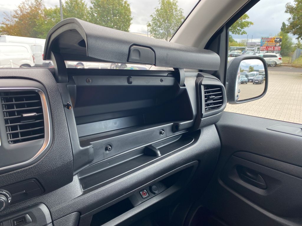 Fahrzeugabbildung Citroën Jumpy 1.5 BlueHDi 120 M *3 Sitze*Navi*Kamera*