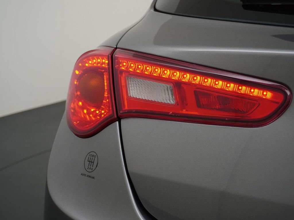 Alfa Romeo Giulietta 1.4 T Business Executive Leder navi au