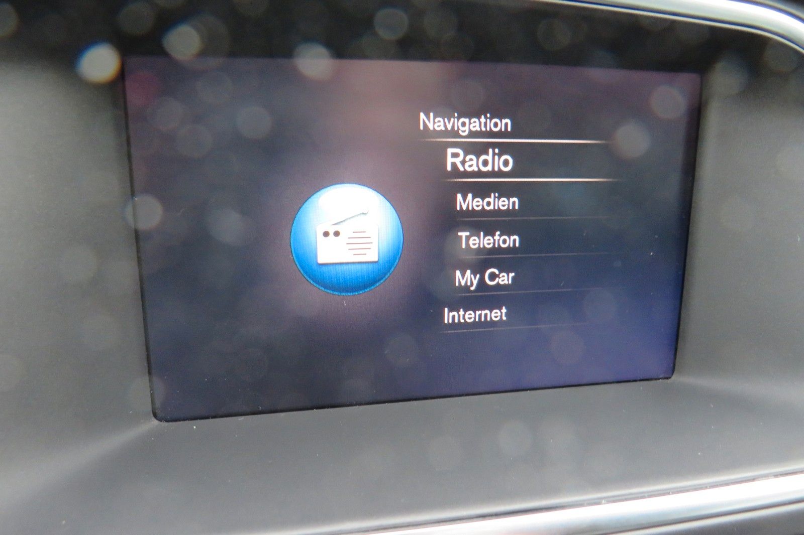 Fahrzeugabbildung Volvo V40 Kinetic NAVI TELVOR KLIMATRONIC 8-FACH ALU