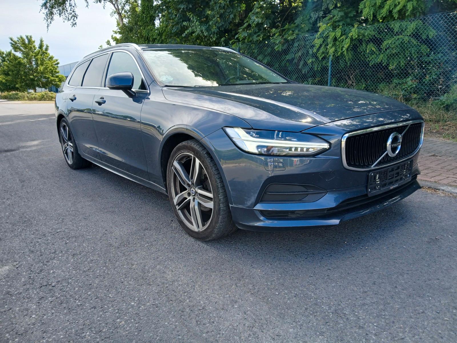 Volvo V90 Kombi Momentum Pro 190 PS Scheckheftgepflegt