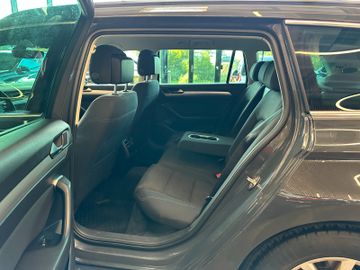 MYAUTOCENTER – Gebraucht- und Jahreswagen mit Werkstattservice in Pfaffenhofen Volkswagen Passat Variant Comfortline *4Motion*Kamera*AHK*