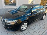 Audi A1 attraction.Deutsches Fzg.Euro.5.Klima.Navy. - Audi A1: Eu