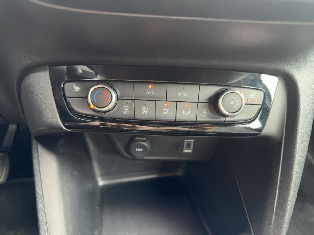 Fahrzeugabbildung Opel Corsa AUTOMATIK  RÜCKFAHRK.  SITZHEIZUNG  ALLWET