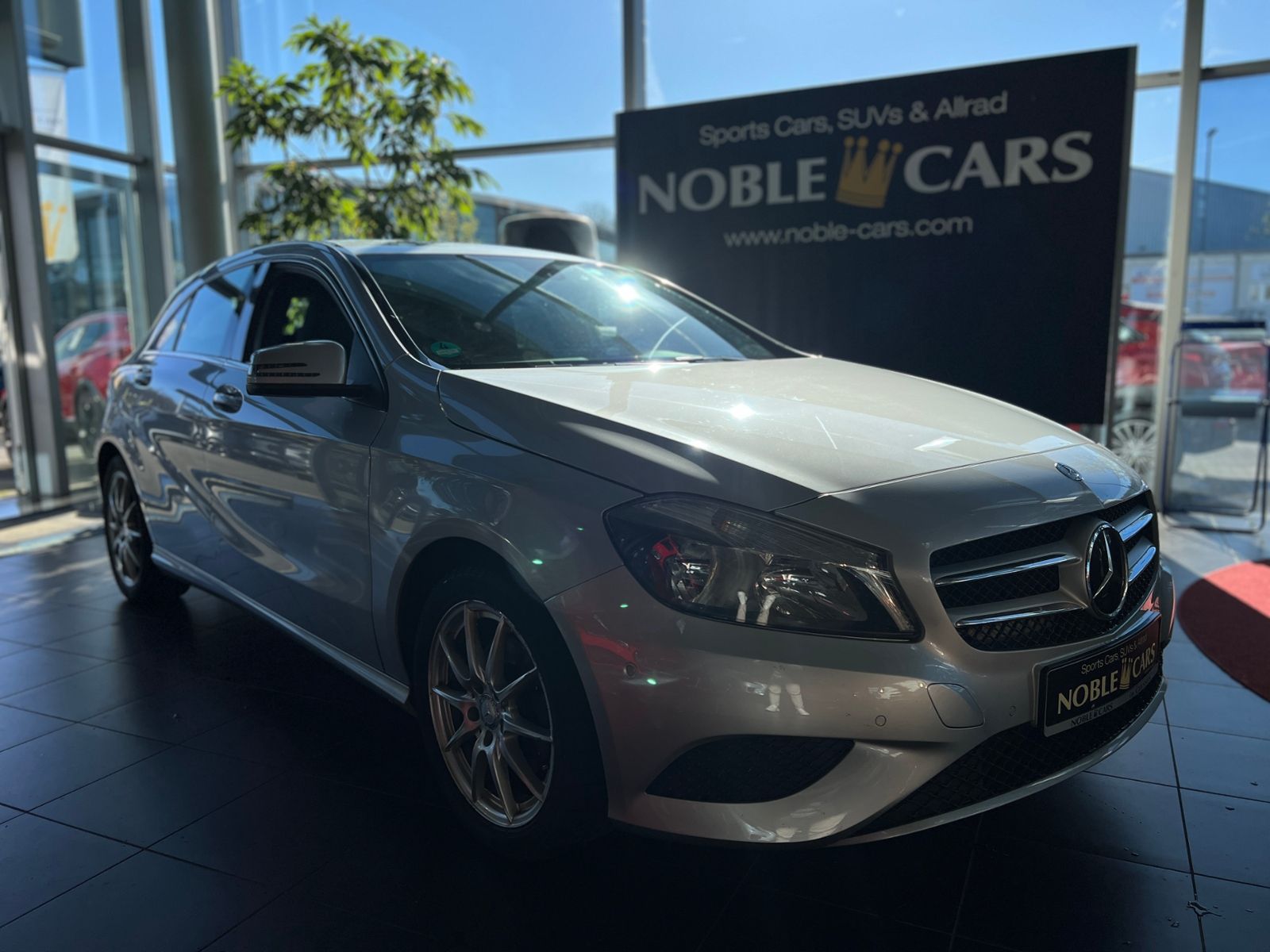 Fahrzeugabbildung Mercedes-Benz A 180 BlueEfficiency KLIMA NAV PDC SHZ ALU
